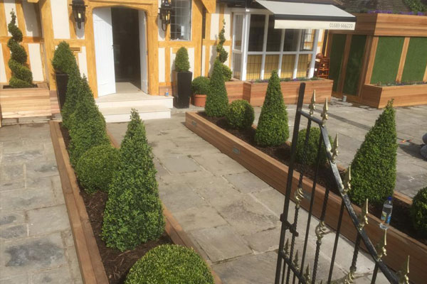 Previous TR Gardening project Example of previous TR Gardening work